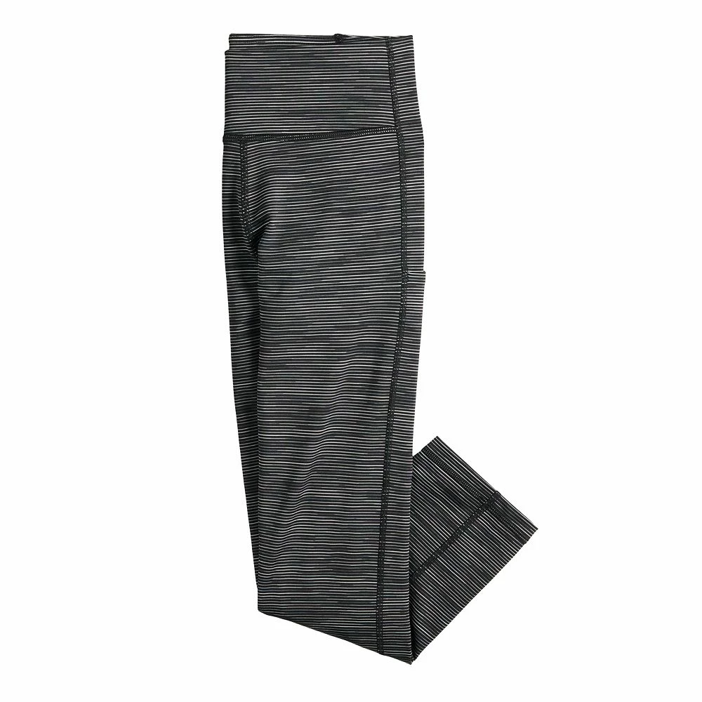 Petite Tek GearĀ® Core High-Waisted Capri Leggings - Image 13
